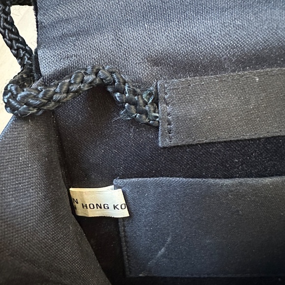 Vintage Black Velvet Evening Bag – Pearl Brooch Detail : Elegant vintage - Picture 8 of 8